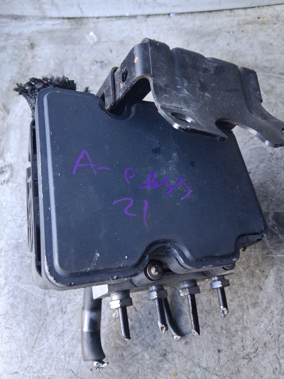 2021 MERCEDES A CLASS ABS PUMP A1774303500