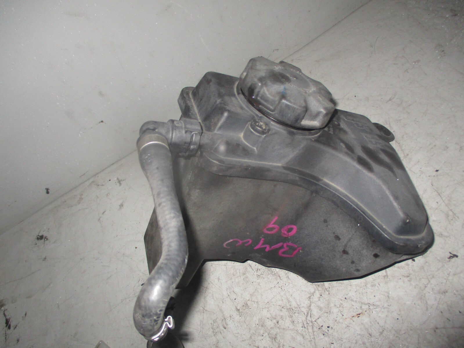 BMW 1 SERIES 2010 E87 COOLANT EXPANSION TANK