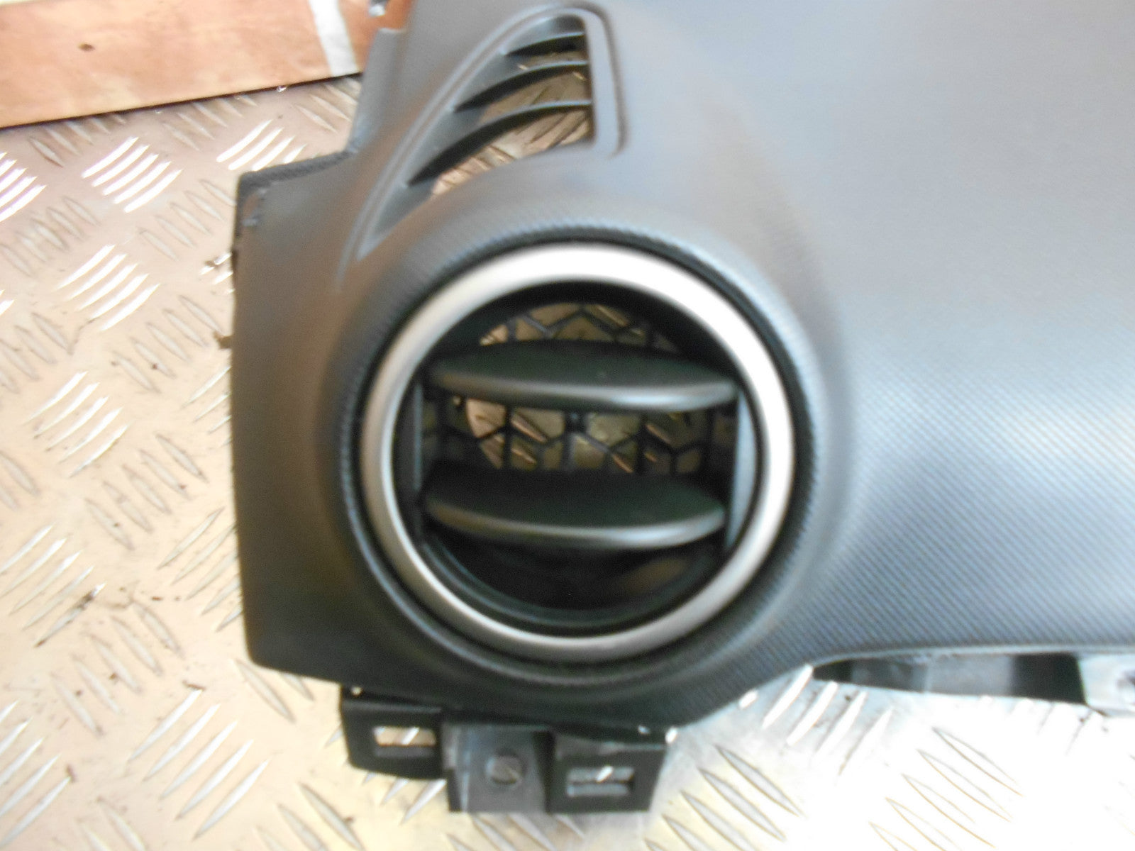 MAZDA 3 BK 2005 NS PASSENGER SIDE TOP UPPPER DASH TRIM VENT COVER B32H60350