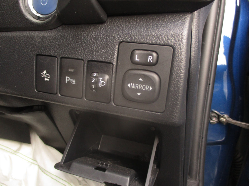 2018 TOYOTA AURIS E180 MK2 OS DRIVER FRONT MIRROR ADJUSTMENT SWITCH PANEL TRIM