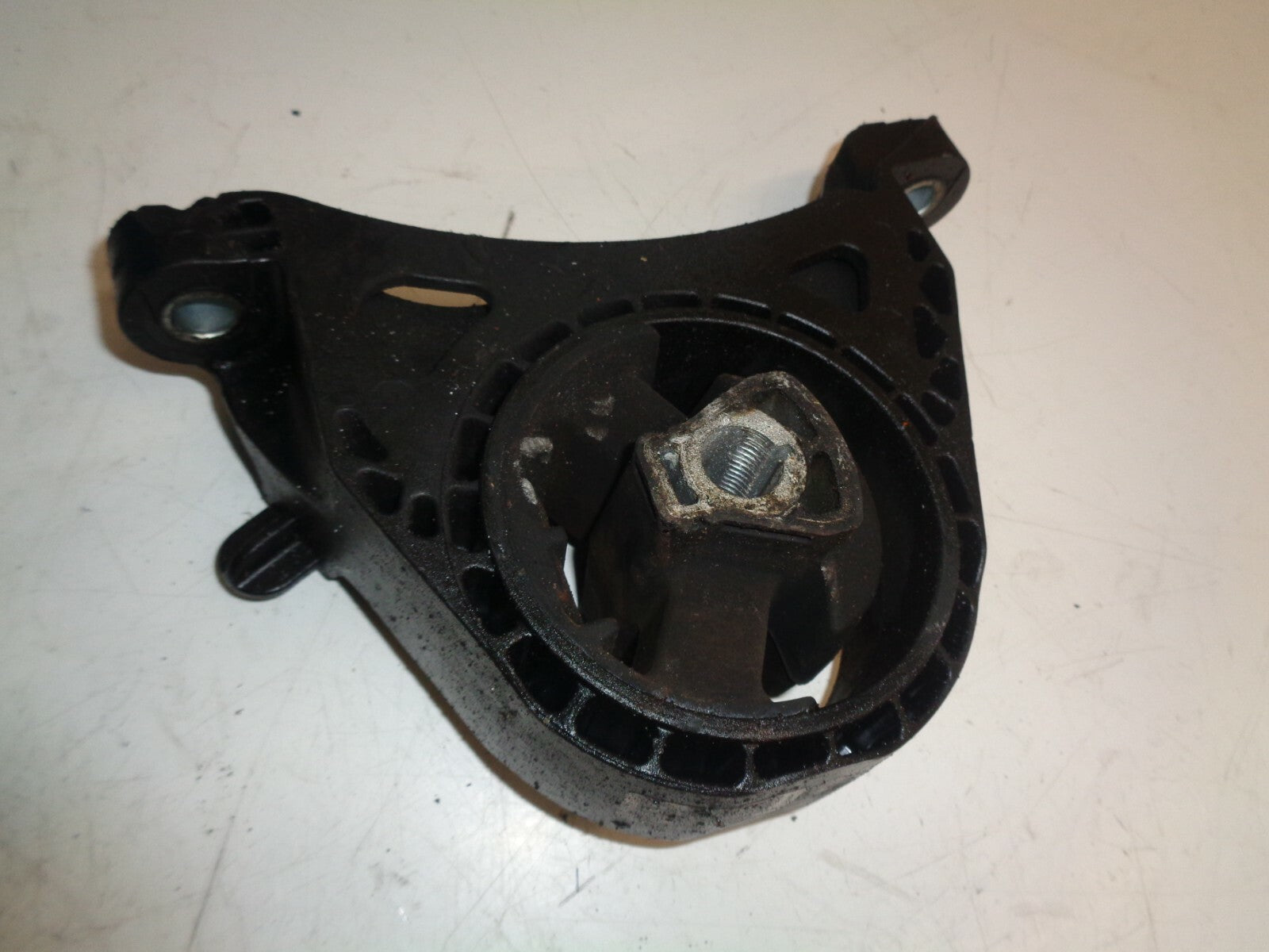 VAUXHALL INSIGNIA 2014 CDTI 2.0 DIESEL FRONT GEARBOX ENGINE MOUNT 13227769