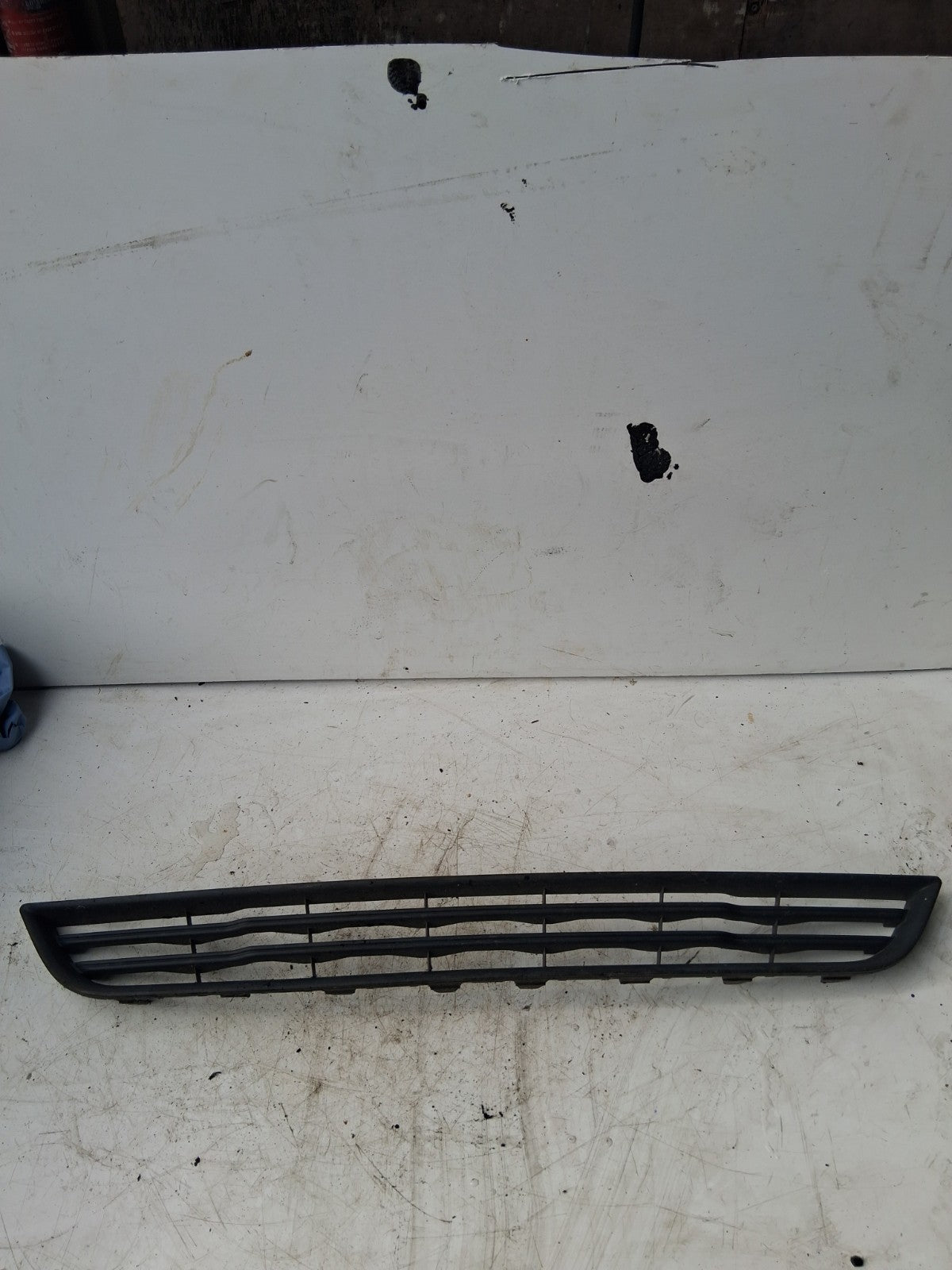 2010 FORD FIESTA MK7 FRONT LOWER GRILLE C1BB17K945AA