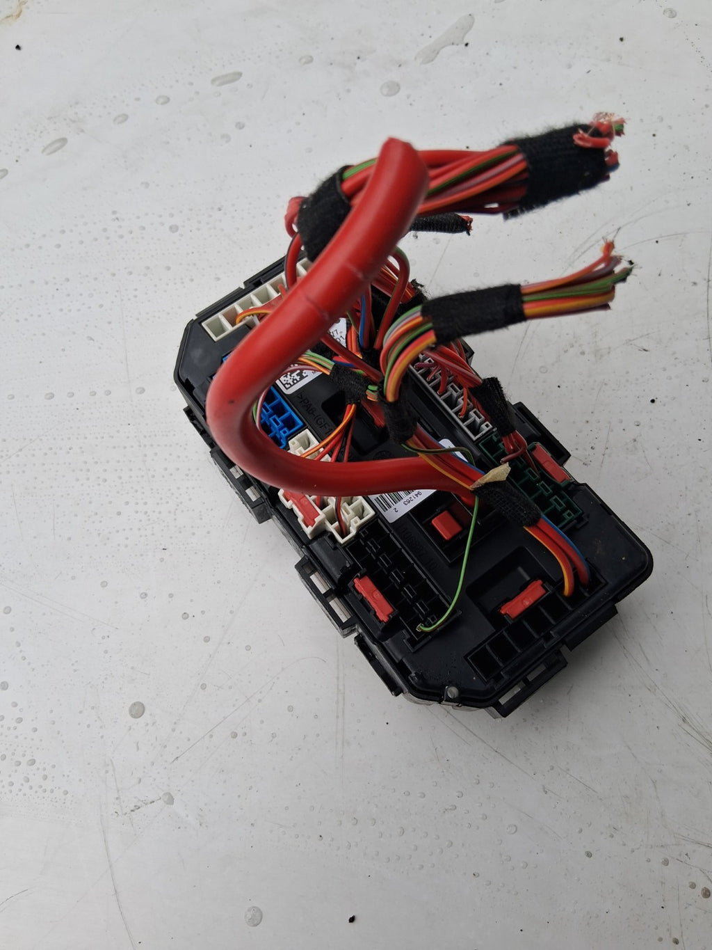 BMW F30 3 SERIES 2017  FRONT POWER DISTRIBUTION FUSE BOX  938906801