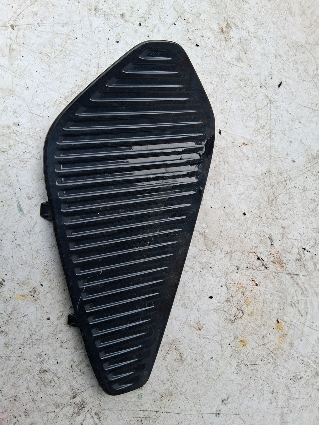 2023 PEUGEOT 5008 MK2 NSF PASSENGER SIDE FRONT LEFT GRILL TRIM 9836831877