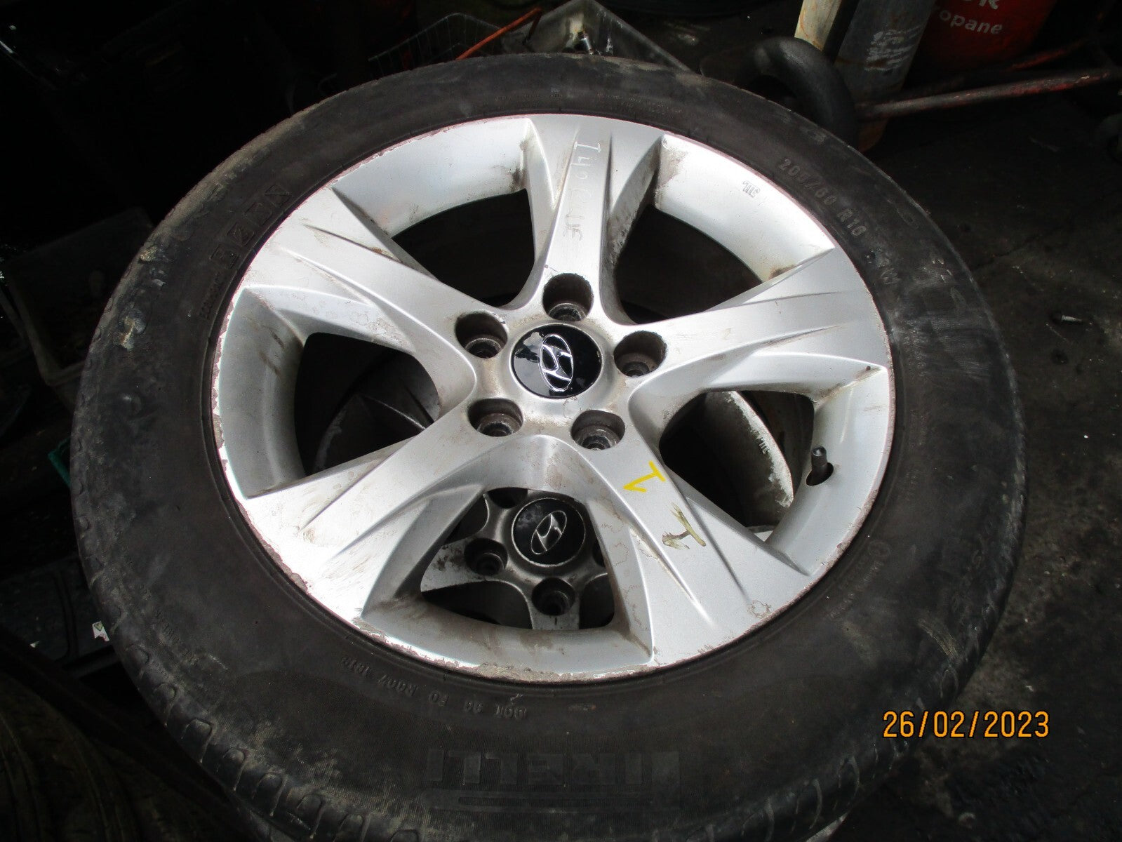 HYUNDAI I40 2012 16 INCH ALLOY WHEEL WITH TYRE 205/60R16 REF 1