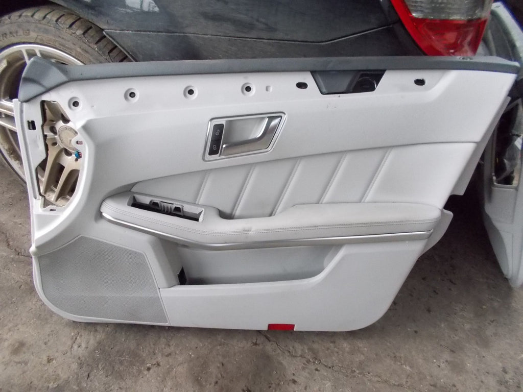 MERCEDES E CLASS W212 2016 OSF DRIVERS SIDE FRONT DOOR CARD WHITE