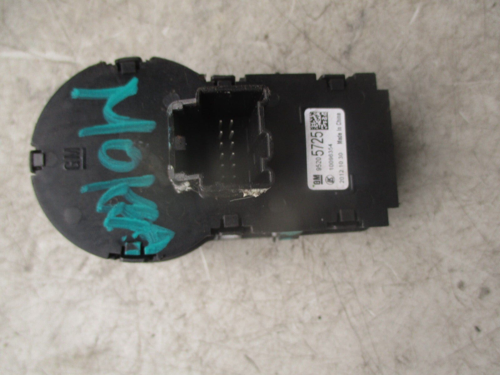 2013 VAUXHALL MOKKA HEADLIGHT SWITCH CONTROL PANEL 95205725