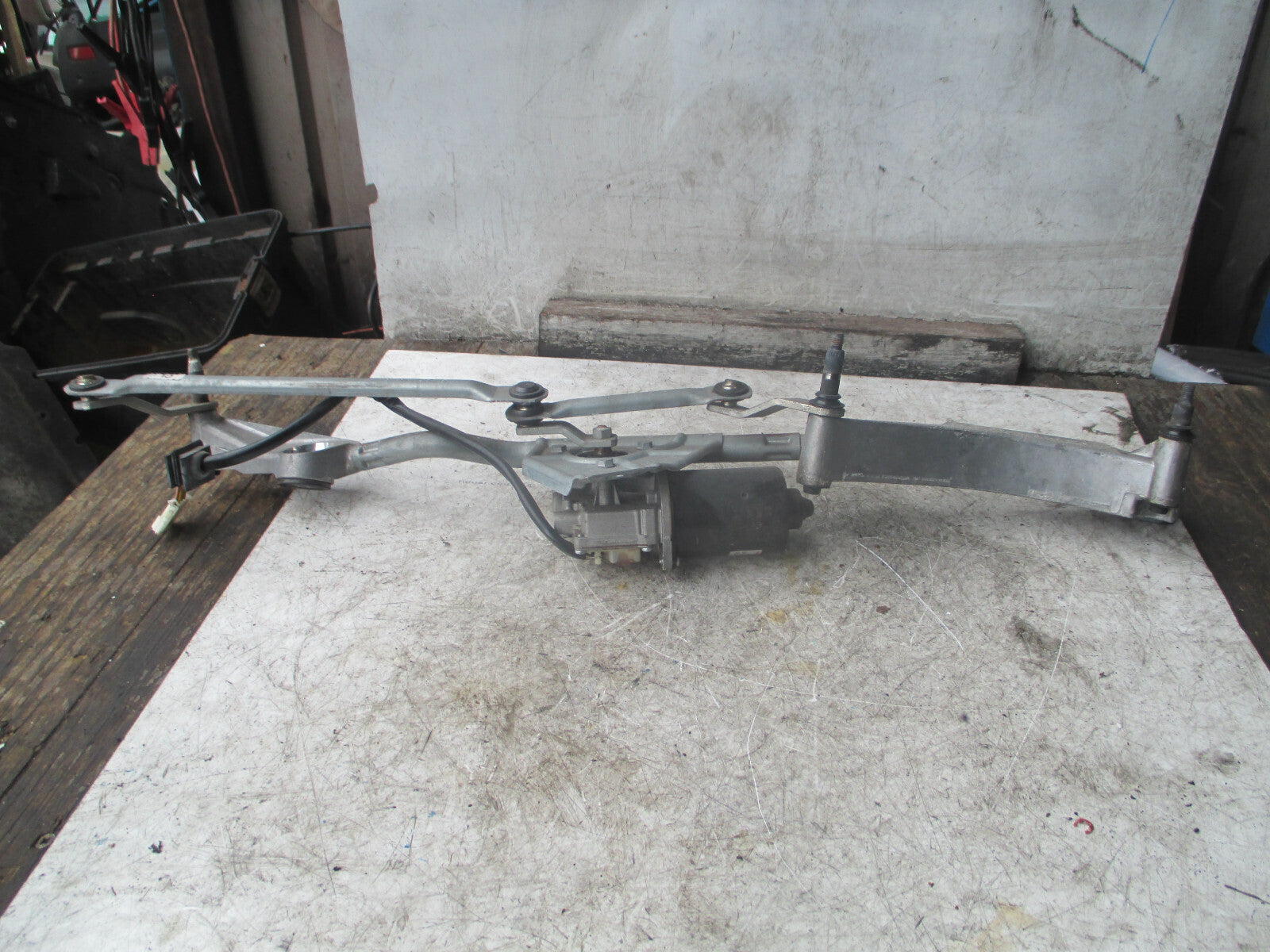 MERCEDES CLC CLASS CL203 2010 FRONT WIPER MOTOR + LINKAGE A2038200442