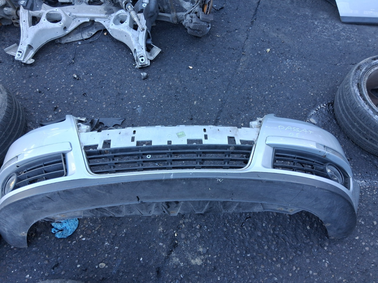 2006 VW VOLKSWAGEN PASSAT B6 ESTATE COMPLETE FRONT BUMPER WITH GRILLE FOG LIGHTS