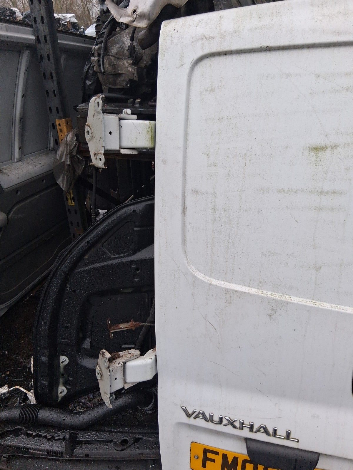 2005 VAUXHALL VIVARO MK1 NSR PASSENGER SIDE REAR LEFT COMPLETE DOOR WHITE