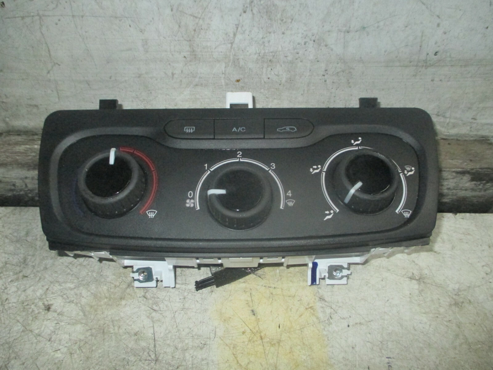 FIAT TIPO 2017 HEATER AC CLIMATE CONTROL SWITCH 735643607