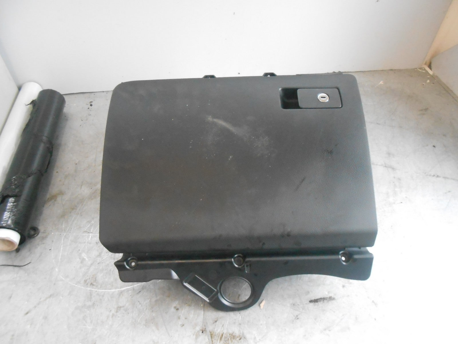 VW VOLKSWAGEN PASSAT B6 3C (MK5) NS PASSENGER SIDE GLOVEBOX 3C2857097AH