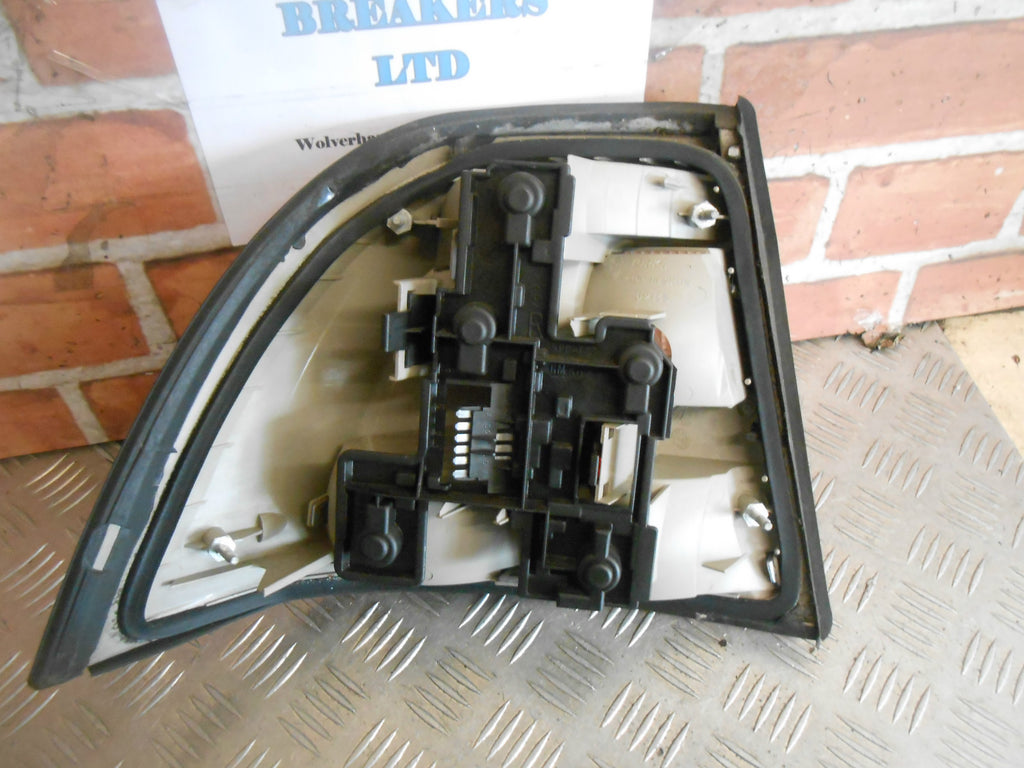 VAUXHALL VECTRA B 2002 HATCHBACK OSR DRIVER SIDE REAR BRAKE TAIL LIGHT 62145