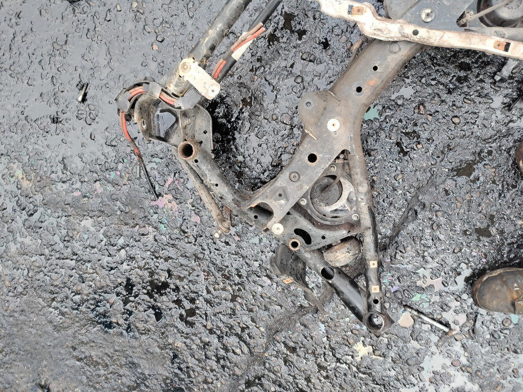 BMW 1 SERIES F20 2015 2.0 DIESEL FRONT SUBFRAME AXLE CARRIER