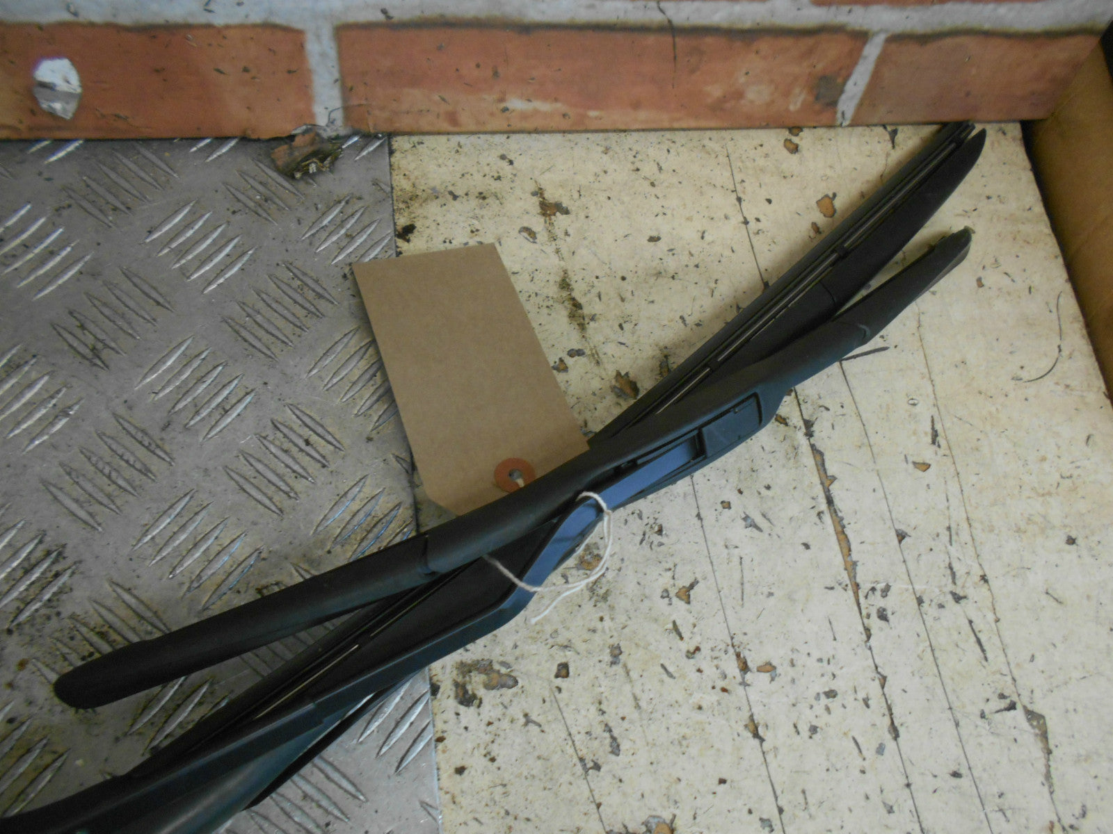 KIA RIO MK3 2015 OS NS DRIVER PASSENGER SIDE FRONT WIPER ARMS & BLADES