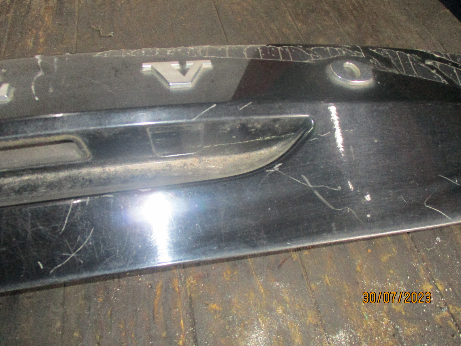 VOLVO V40 CROSS TAILGATE BACK RELEASE TRIM PANEL 01042057014/31301301
