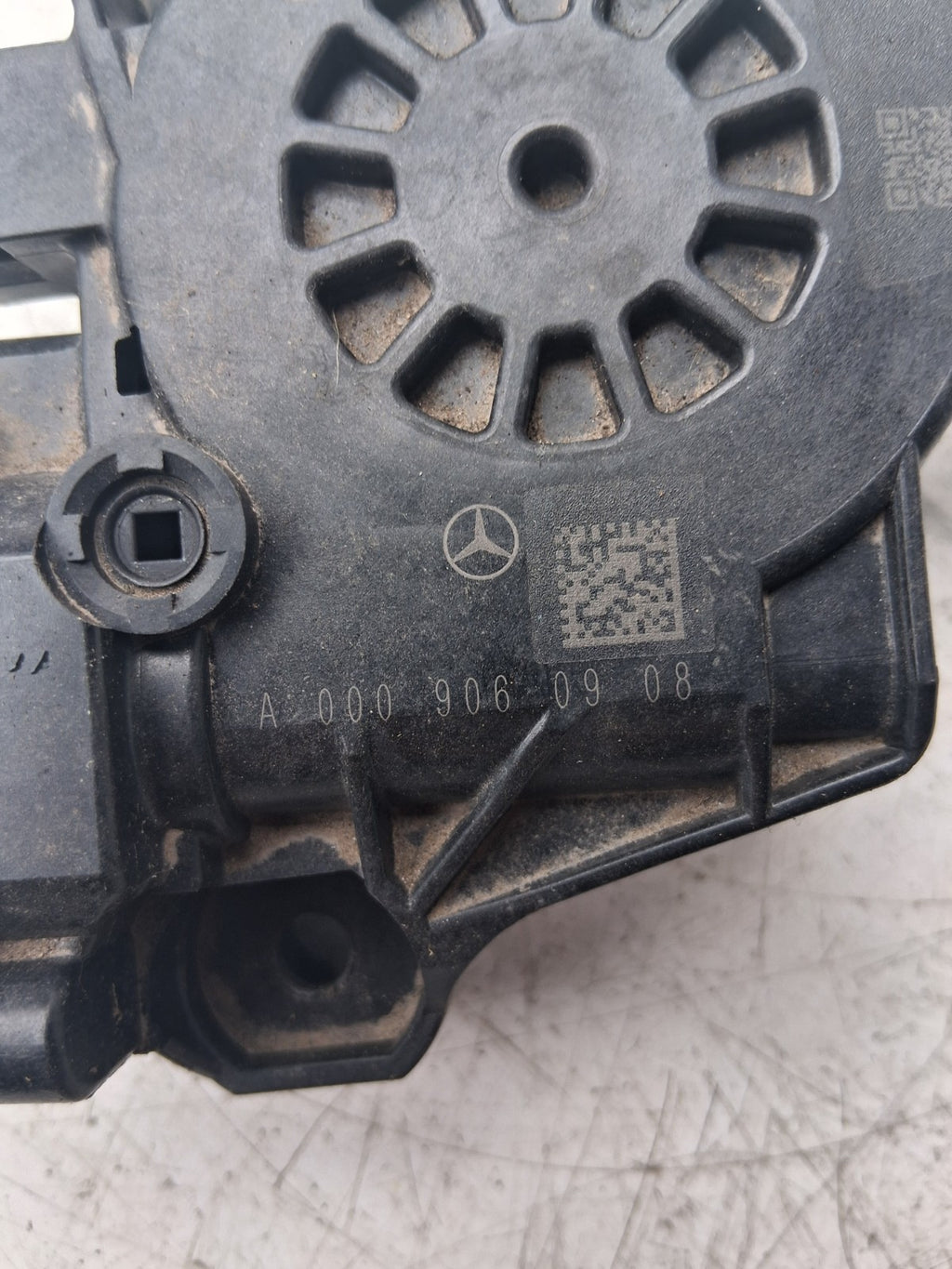 2020 MERCEDES A CLASS OS OFF RIGHT SIDE W177 WINDOW REGULATOR MOTOR A0009060908