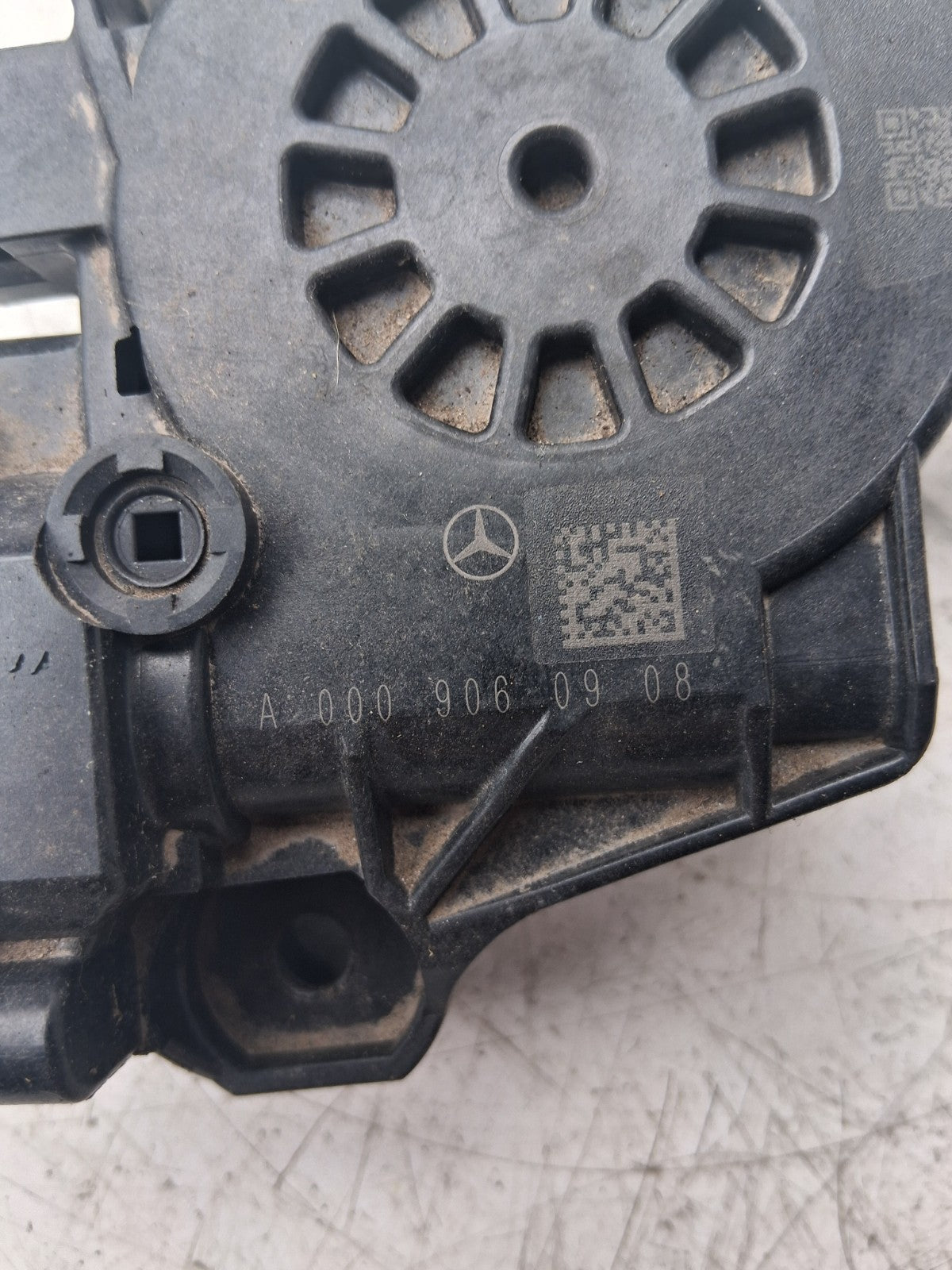 2020 MERCEDES A CLASS OS OFF RIGHT SIDE W177 WINDOW REGULATOR MOTOR A0009060908