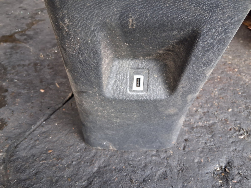 2023 VOLKSWAGEN T CROSS CENTRE REAR AIR VENTS USB SOCKET PORT TRIM 9822259280