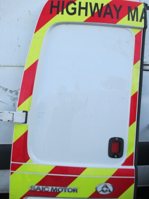 2020 SAIC LDV V80 HIGH ROOF NSR PASSENGER SIDE REAR DOOR COMPLETE WHITE