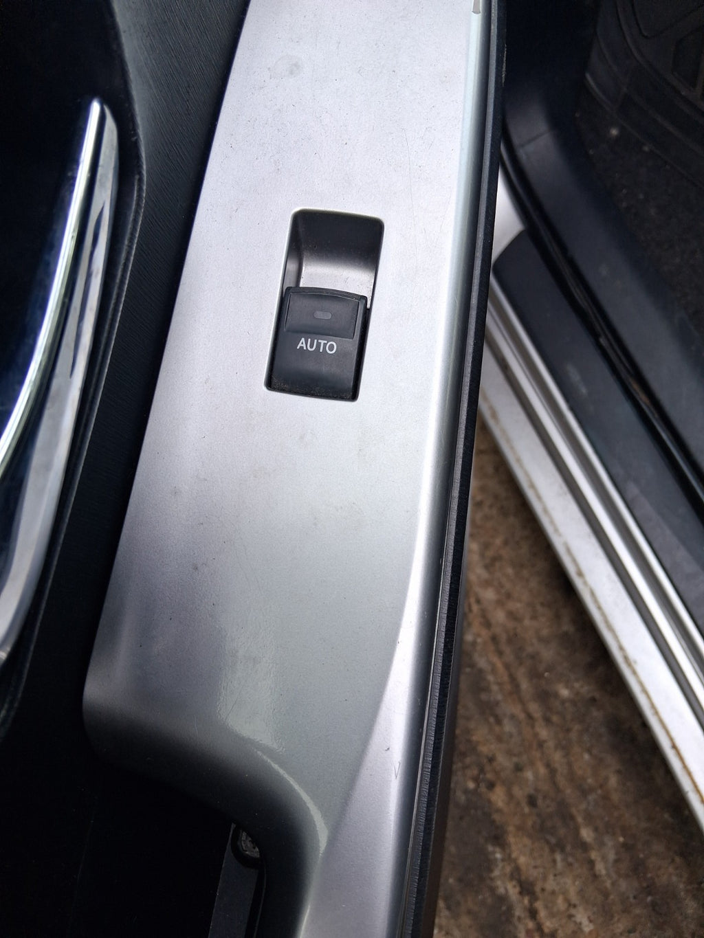2018 TOYOTA PRIUS PLUS XW40 NSF PASSENGER SIDE FRONT LEFT WINDOW CONTROL SWITCH