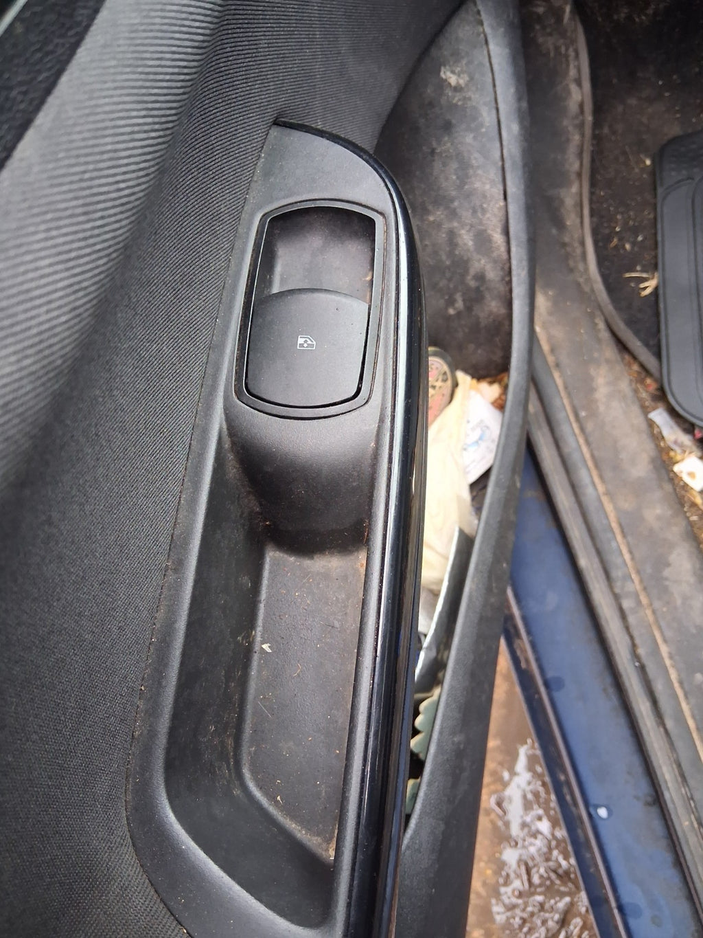 2017 VAUXHALL CORSA E NSF PASSENGER SIDE FRONT LEFT WINDOW CONTROL SWITCH