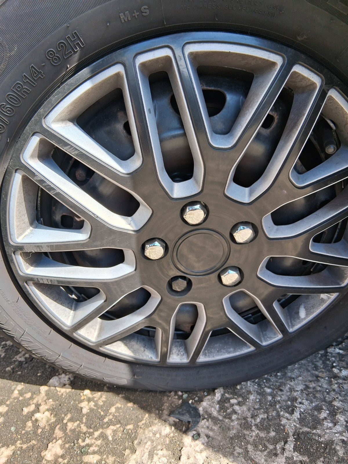 2011 VW VOLKSWAGEN FOX 3 DOOR 14 INCH ALLOY WHEEL WITH TYRE 185/60R14