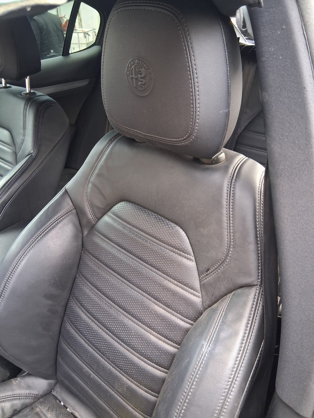 2022 ALFA ROMEO STELVIO 4Q NSF PASSENGER SIDE FRONT LEFT COMPLETE LEATHER SEAT