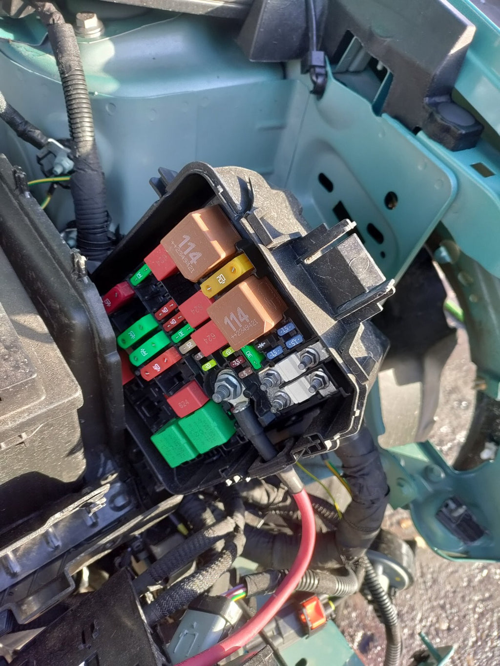 2024 JEEP AVENGER 1.2 PETROL UNDER BONNET FUSE BOX