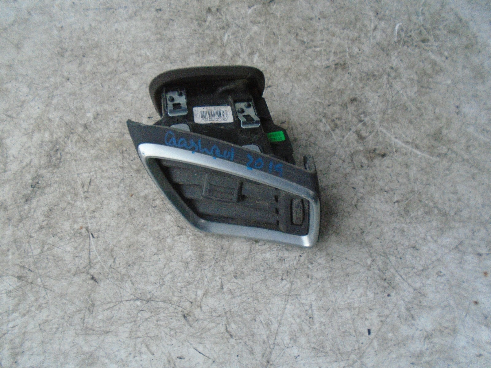 NISSAN QASHQAI J11 MK2 2019 OSF FRONT DRIVER SIDE DASHBOARD AIR VENT 687604EA0A