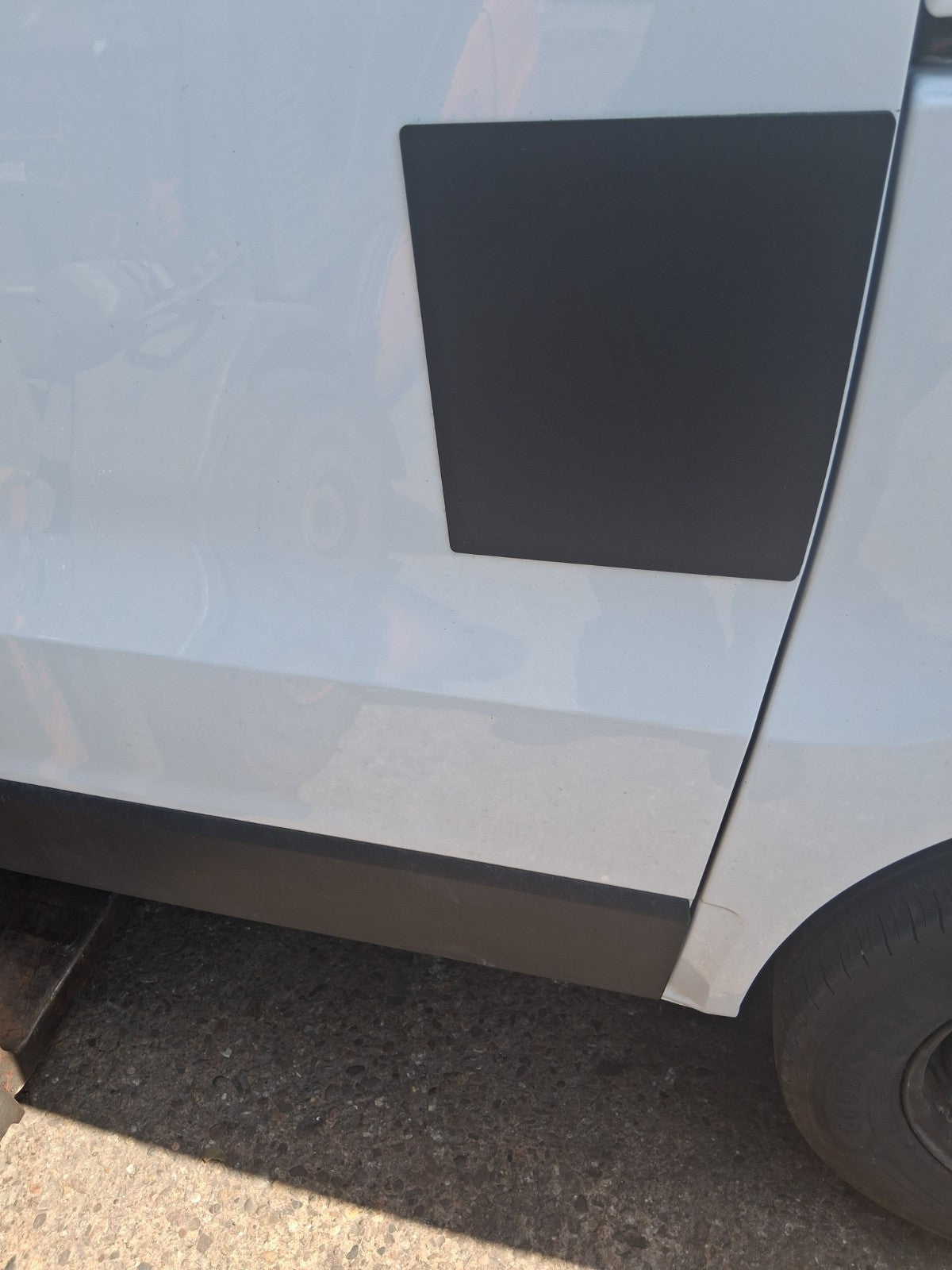 2025 RENAULT TRAFIC X82 MK3 NS PASSENGER SIDE SLIDING DOOR COMPLETE WHITE