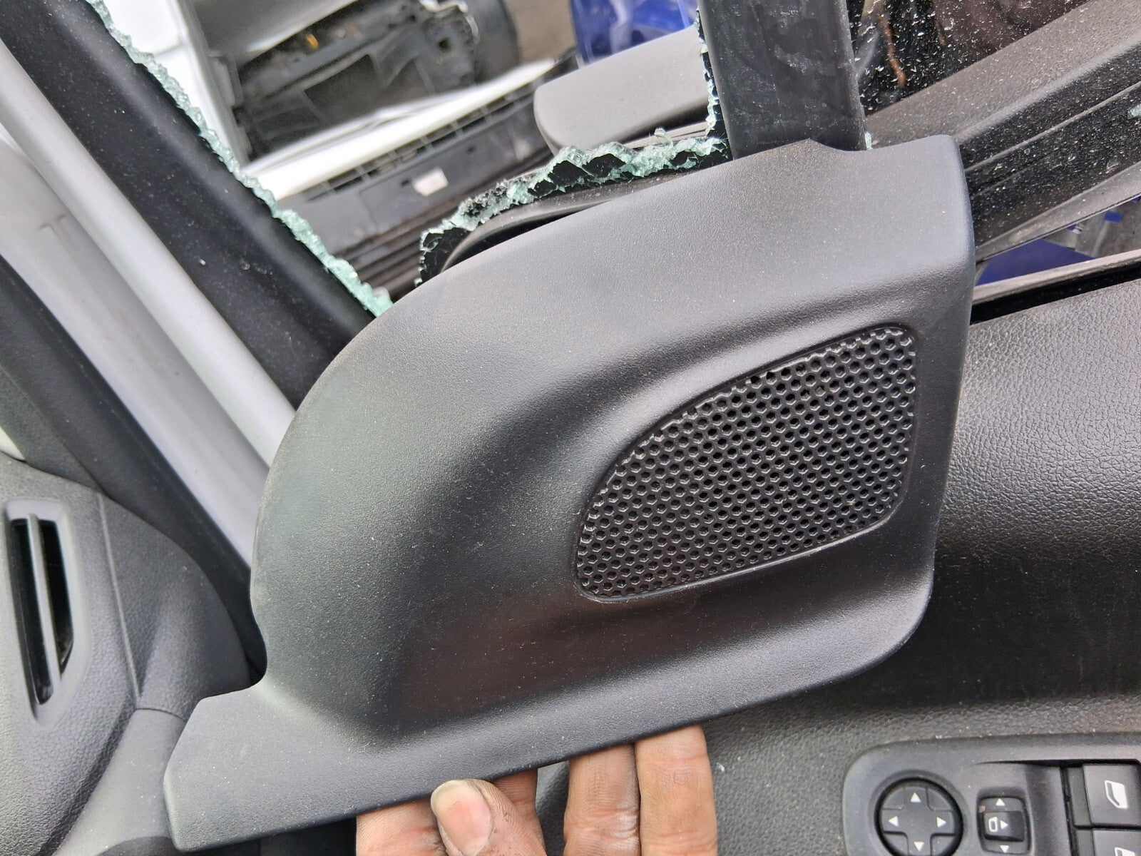 2024 TOYOTA PROACE CITY OS DRIVER SIDE DOOR SPEAKER TRIM 9816792777