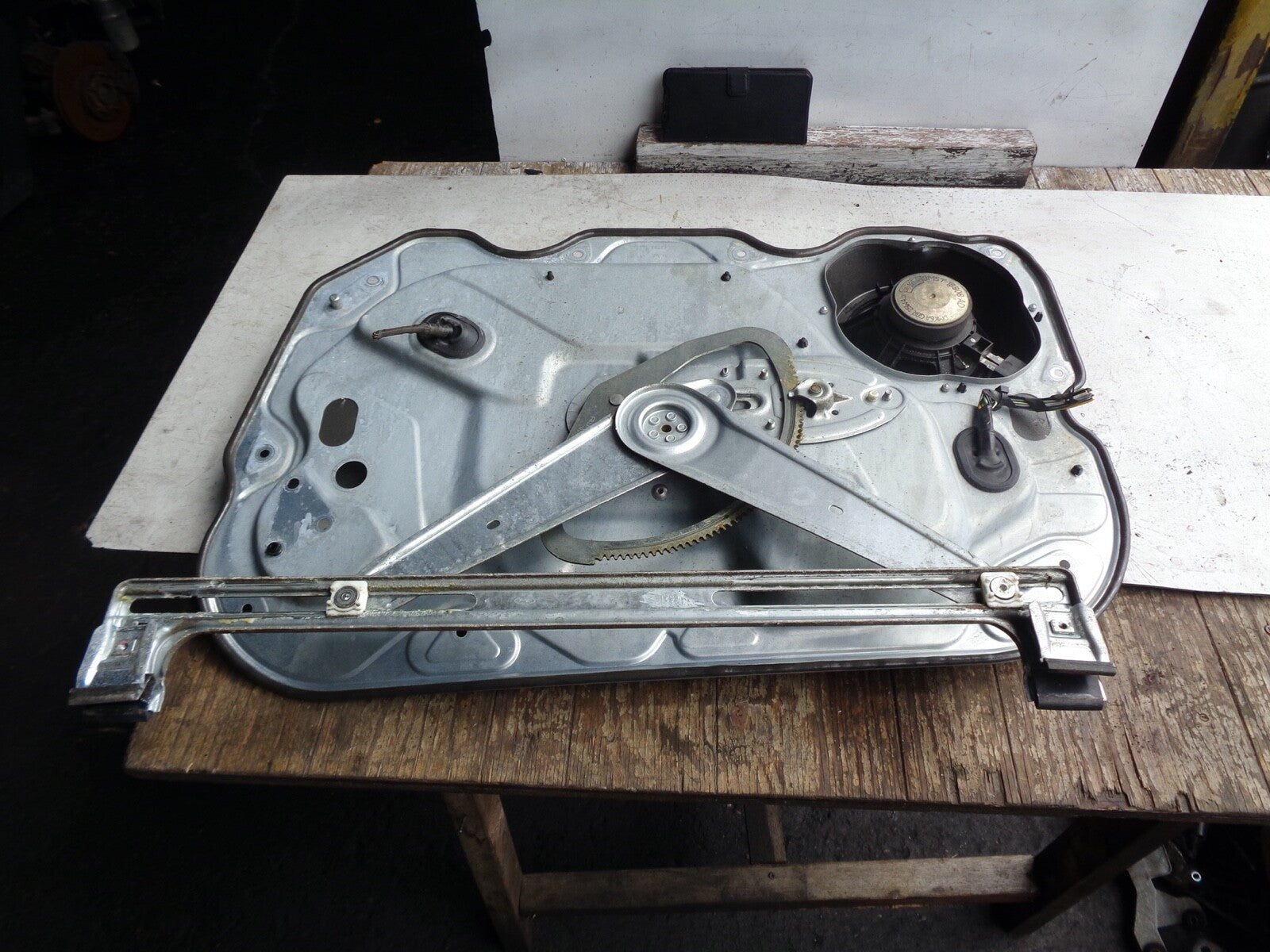 FORD FOCUS MK2 HATCHBACK PASSENGER SIDE FRONT WINDOW REGULATOR 4M51 A203A29BG