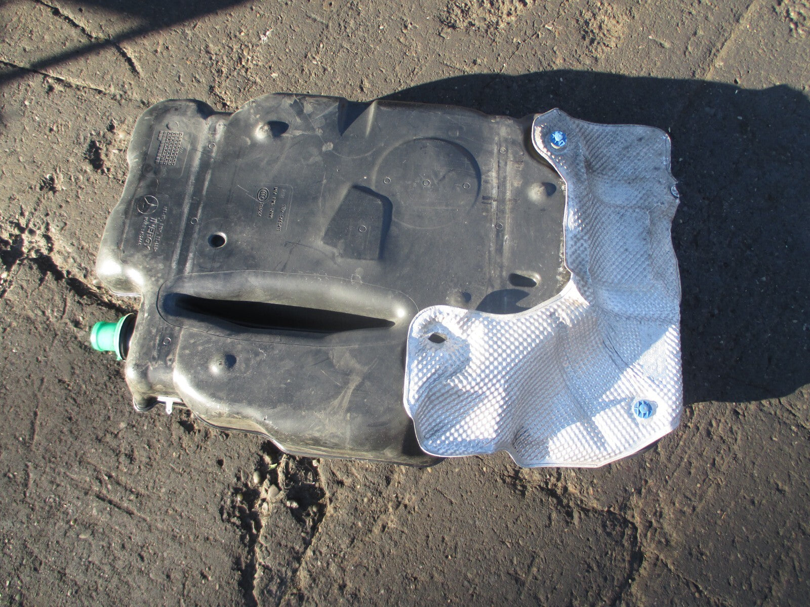 MERCEDES A CLASS W176 2016 DIESEL FUEL TANK A2464702701LU