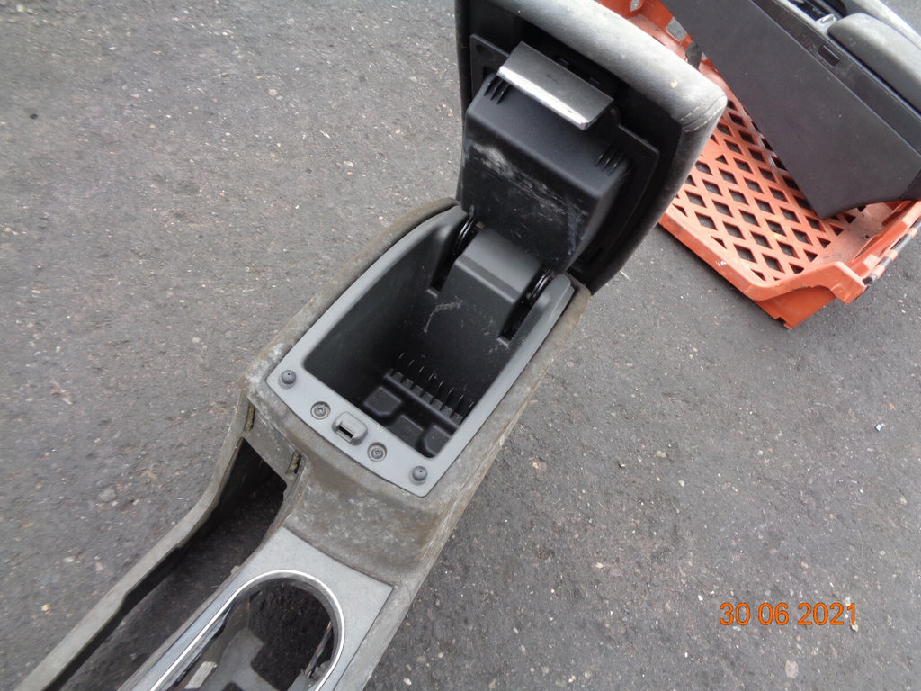 FORD MONDEO MK4 2009 CENTRE CONSOLE ARM REST ASSEMBLY UNIT