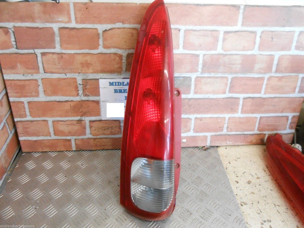 DAEWOO TACUMA 2004 NSR PASSENGER SIDE REAR BRAKE TAIL LIGHT CLUSTER