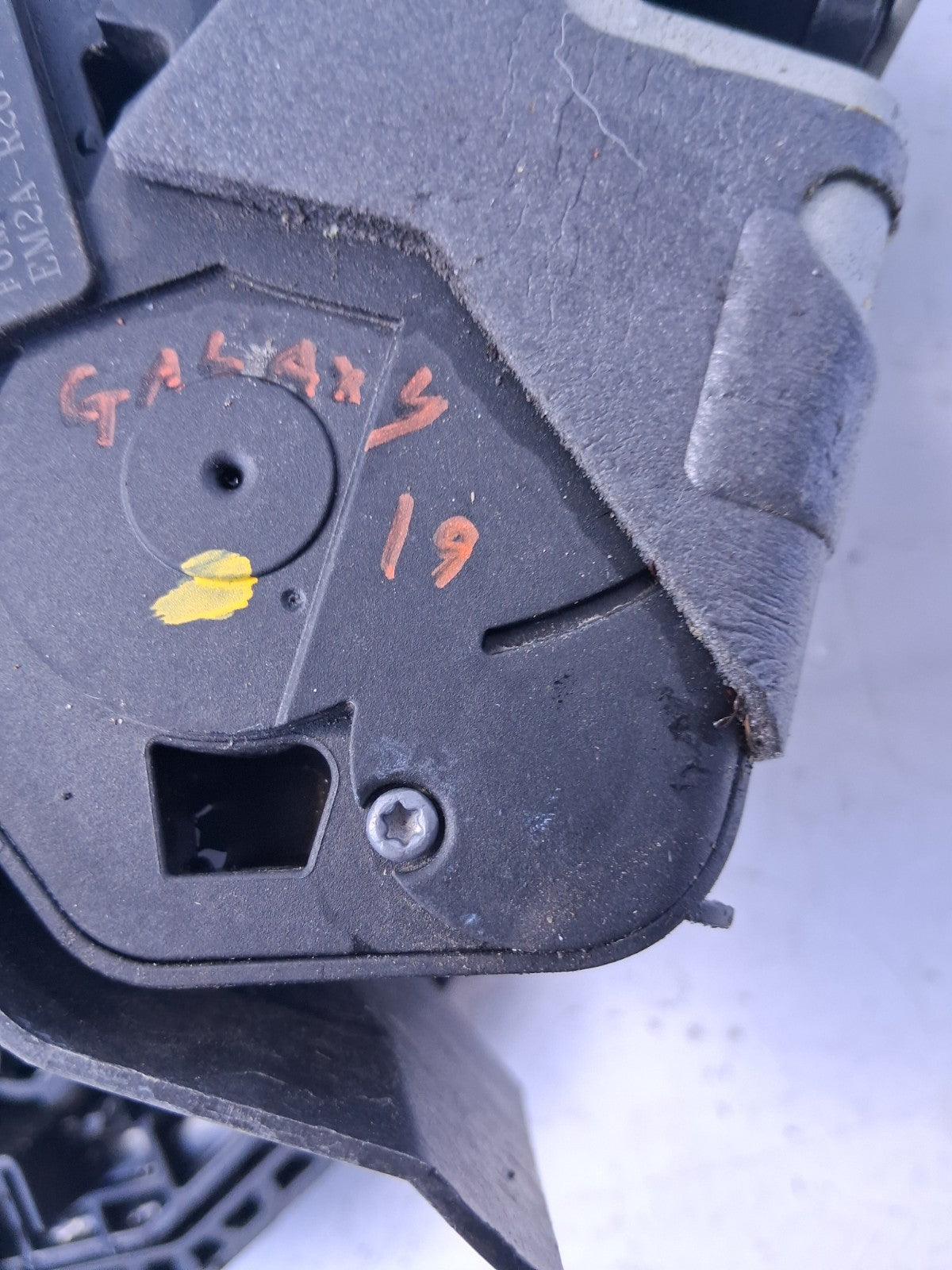 2019 FORD GALAXY MK4 NSR REAR LEFT NEAR PASSENGER SIDE DOOR HANDLE EM2BR224N03
