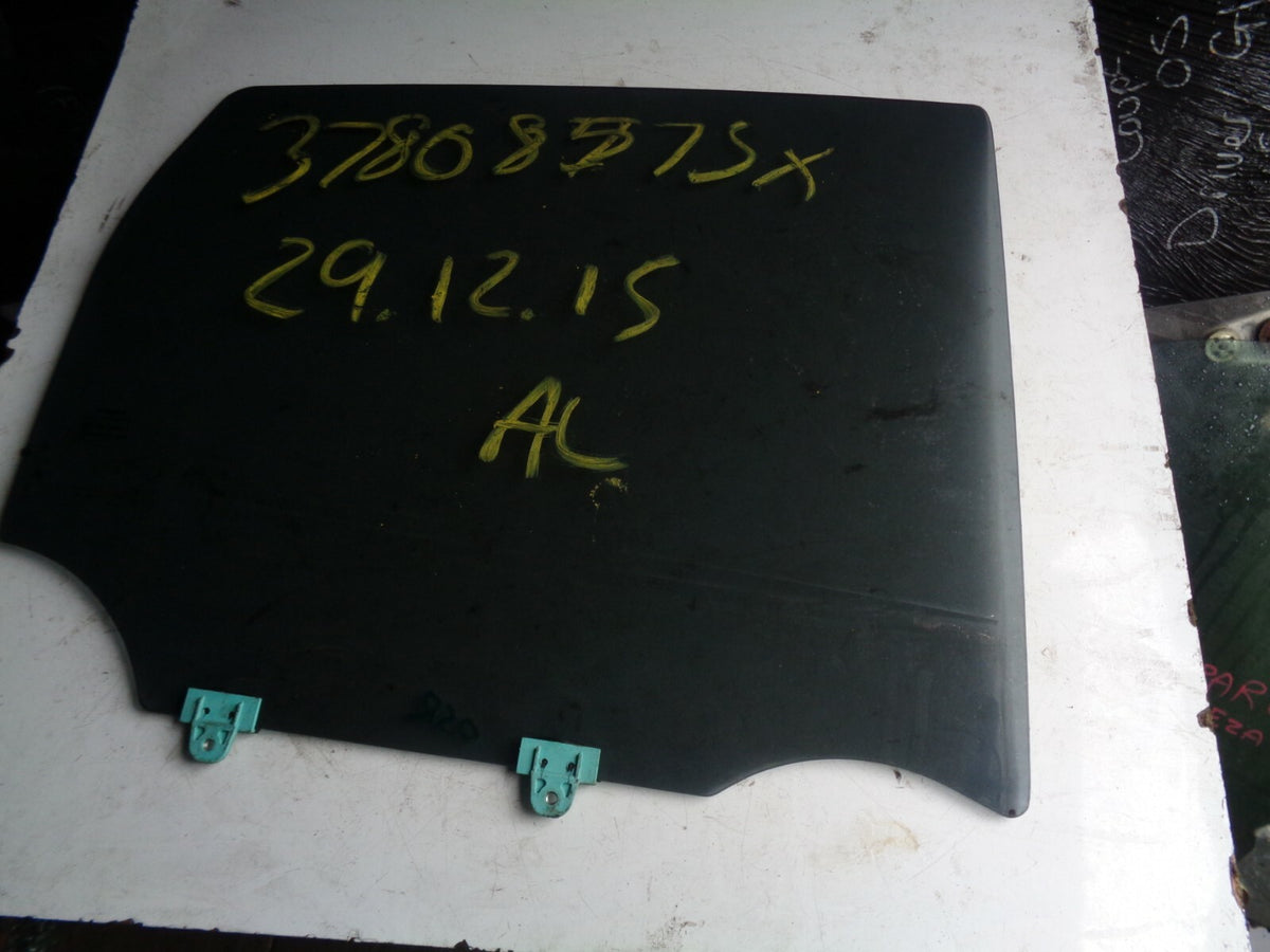 NISSAN NOTE E12 OSR DRIVER SIDE REAR DOOR WINDOW GLASS