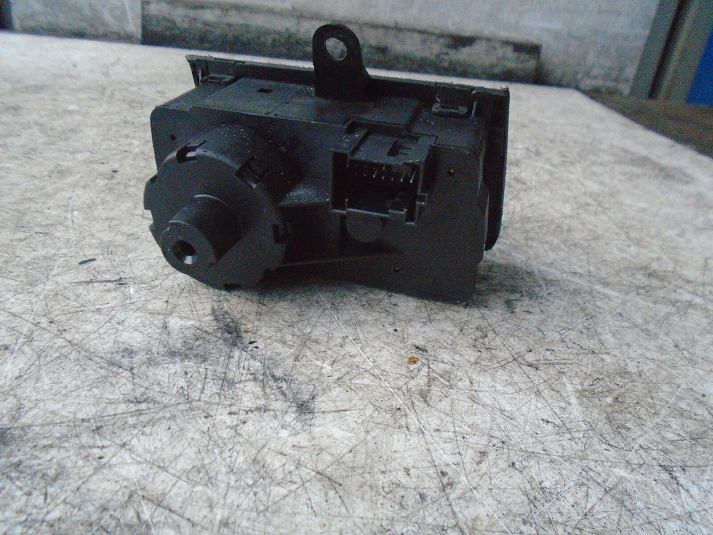 MERCEDES BENZ E CLASS W211 2004 HEADLIGHT CONTROL SWITCH A2115450504