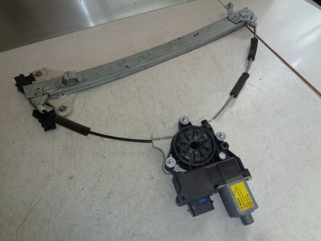 HYUNDAI i20 MK2 2017 OS DRIVER SIDE FRONT DOOR WINDOW MOTOR REGULATOR 82460C8010