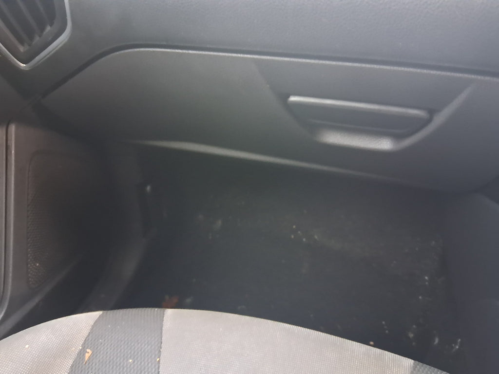 2013 FORD FOCUS MK3 HATCHBACK FRONT DASHBOARD GLOVE BOX STORAGE COMPARTMENT