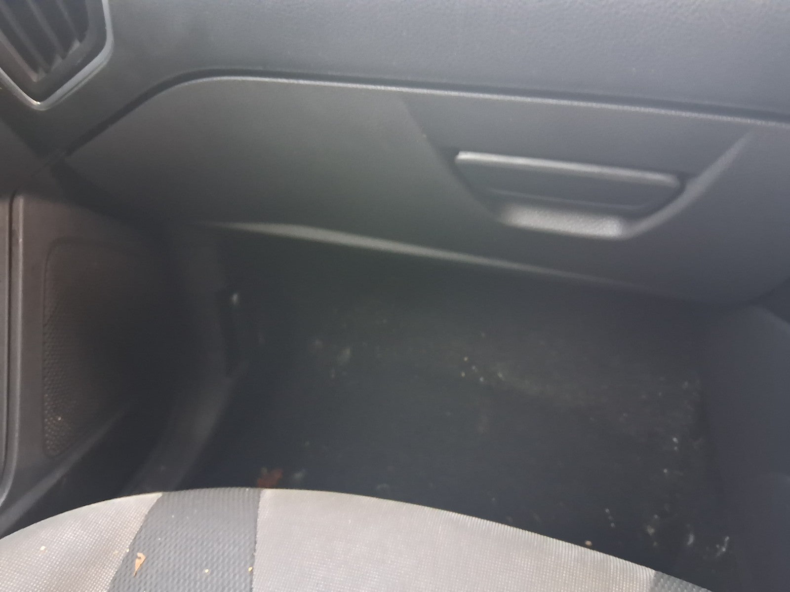 2013 FORD FOCUS MK3 HATCHBACK FRONT DASHBOARD GLOVE BOX STORAGE COMPARTMENT