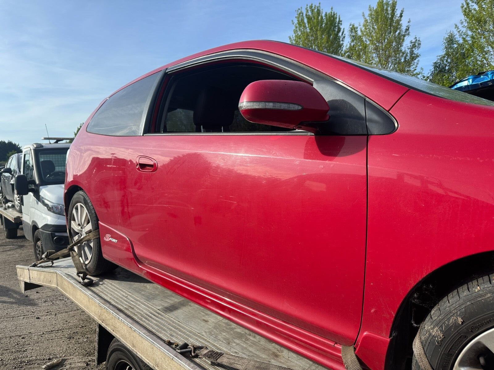 2005 HONDA CIVIC MK7 3 DOOR OS DRIVER SIDE DOOR COMPLETE RED R81