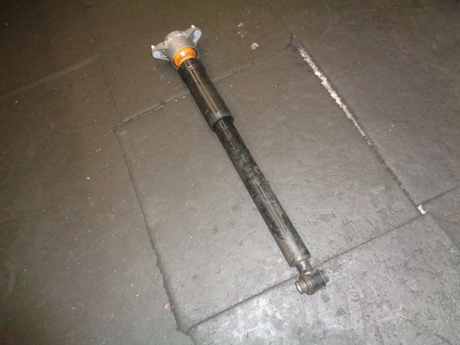 MERCEDES 2018 A CLASS W176 2.1 DIESEL REAR SHOCK ABSORBER DAMPER LEG