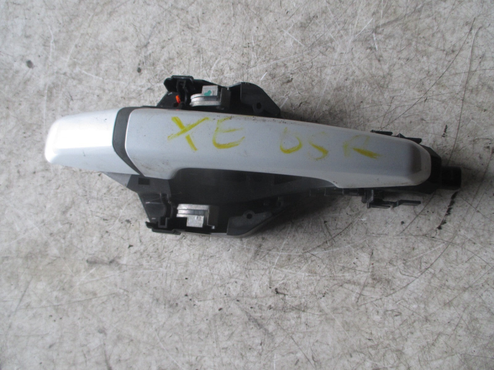 JAGUAR XE 2016 OSR DRIVER SIDE REAR DOOR HANDLE WHITE DK62224A00AA