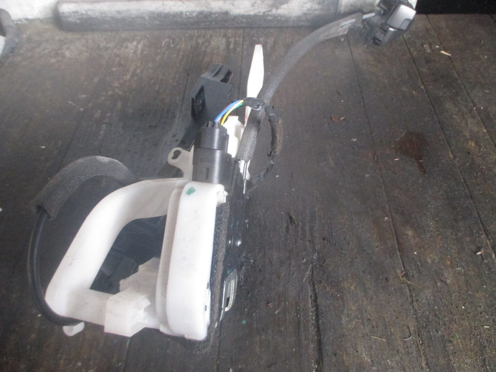 HYUNDAI IX35 2015 NEARSIDE REAR DOOR LOCK MECHANISM JA68K0839015