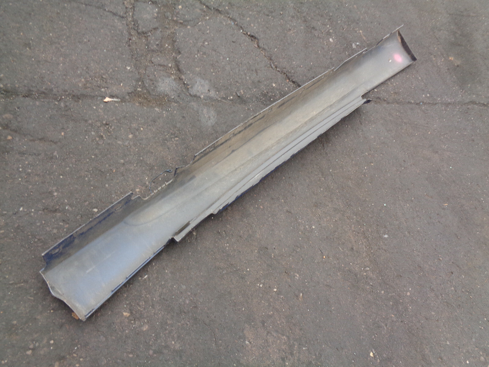 BMW 1 SERIES E82 NS PASSENGER SIDE SILL STRIP SKIRT BLUE