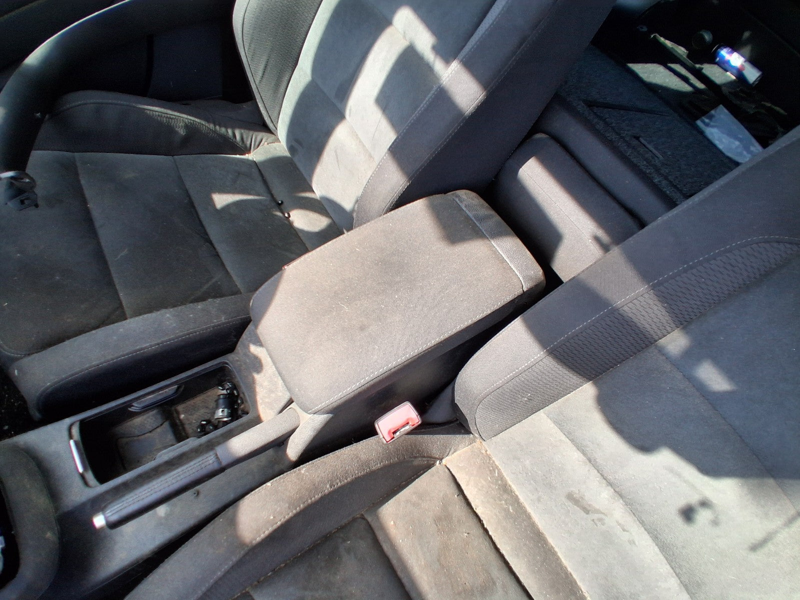 2012 VW VOLKSWAGEN GOLF MK6 CENTRE CONSOLE ARMREST FABRIC