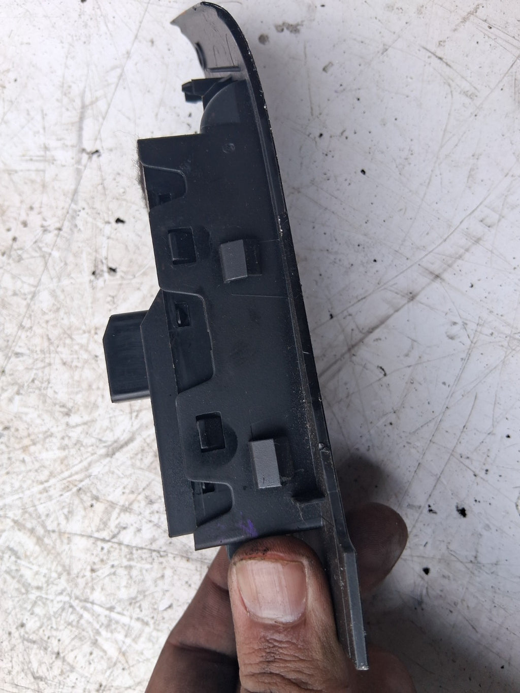 2013 VAUXHALL ASTRA J OSF DRIVER SIDE FRONT RIGHT WINDOW SWITCH 13305978