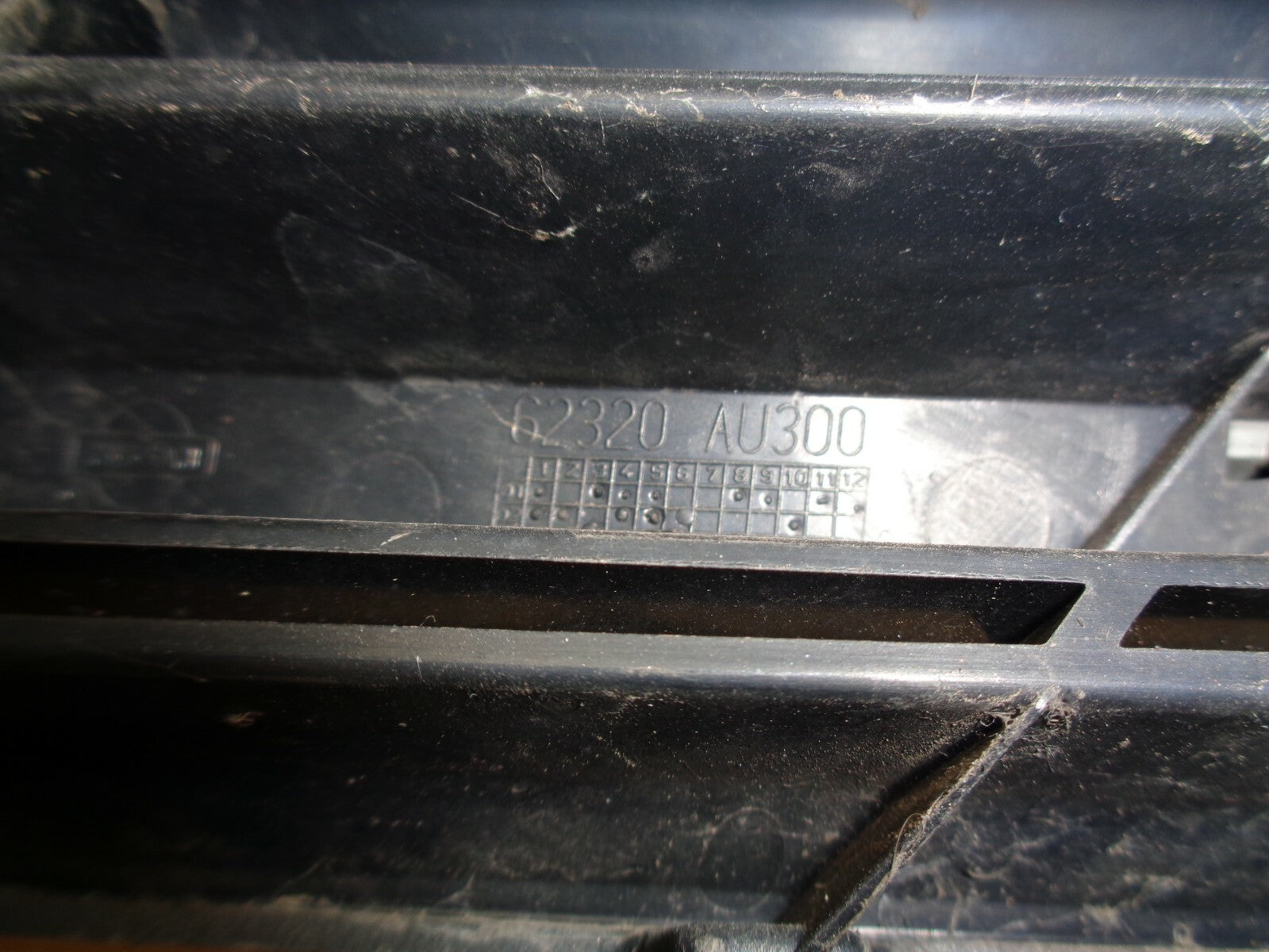 NISSAN PRIMERA P12 2004 FRONT BUMPER GRILL RIGHT SIDE 62320 AU300